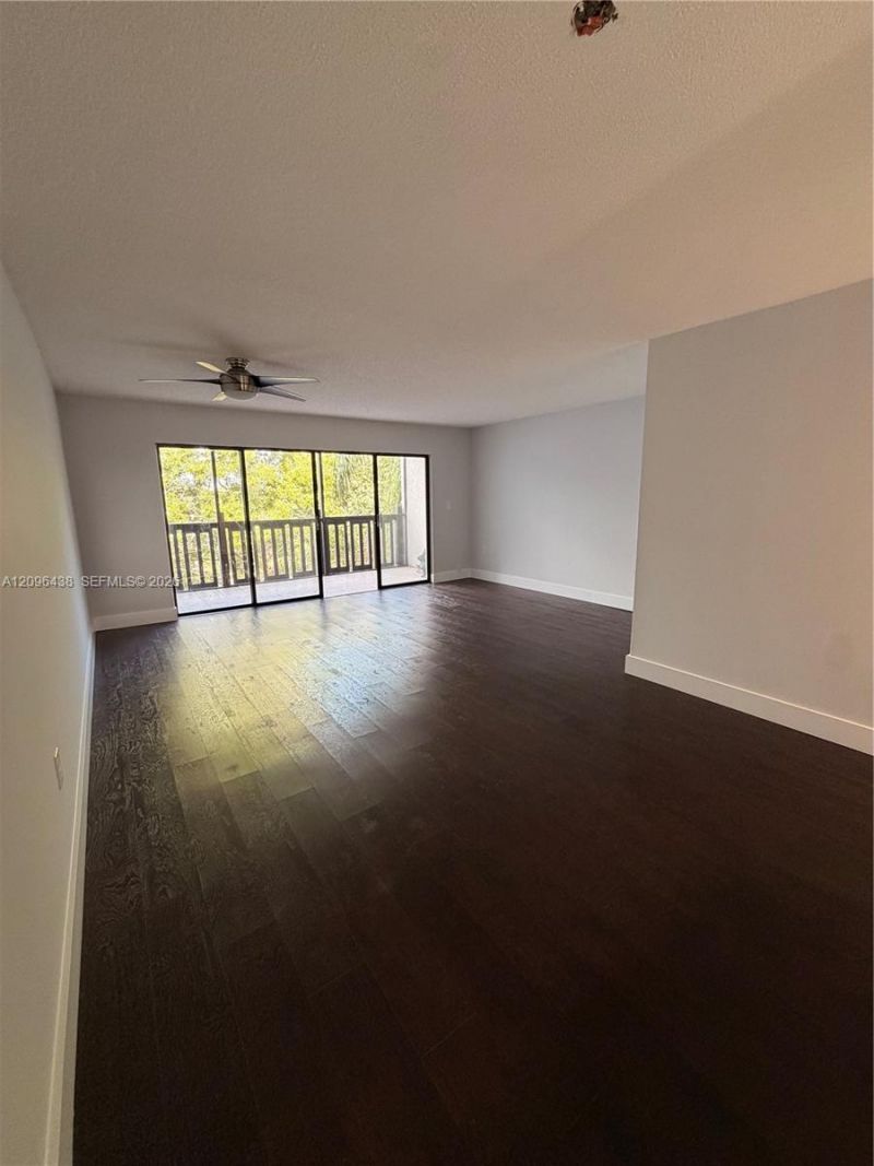 1021 Mockingbird Ln, Unit 404, Plantation, FL 33324 Photo