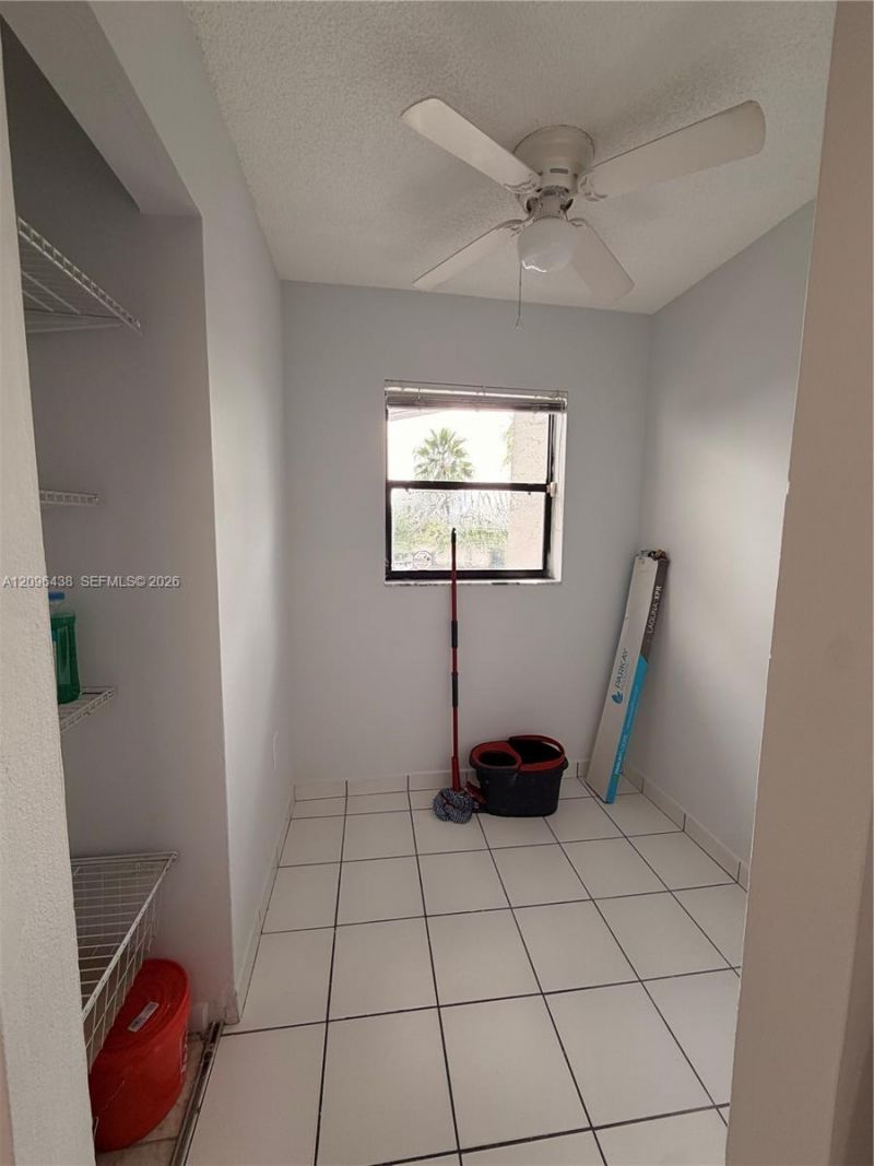 1021 Mockingbird Ln, Unit 404, Plantation, FL 33324 Photo