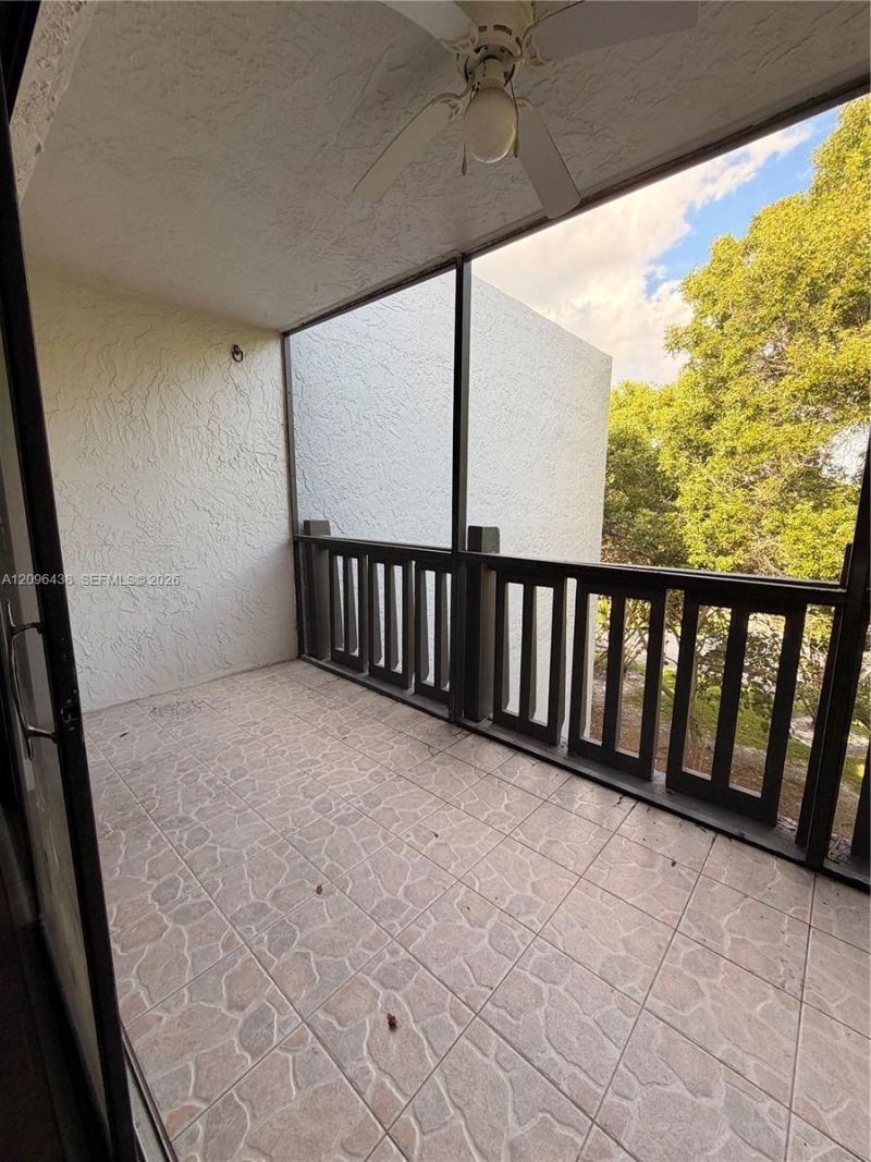 1021 Mockingbird Ln, Unit 404, Plantation, FL 33324 Photo