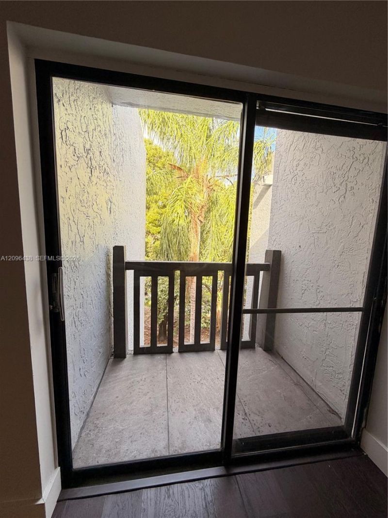 1021 Mockingbird Ln, Unit 404, Plantation, FL 33324 Photo