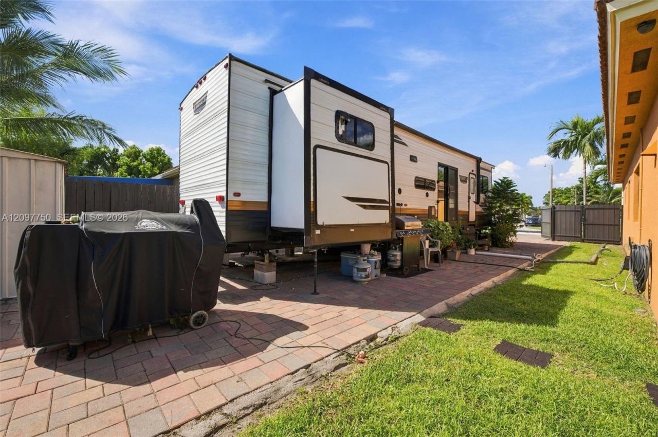 1504 SE 5th St , Homestead, FL 33033 Photo