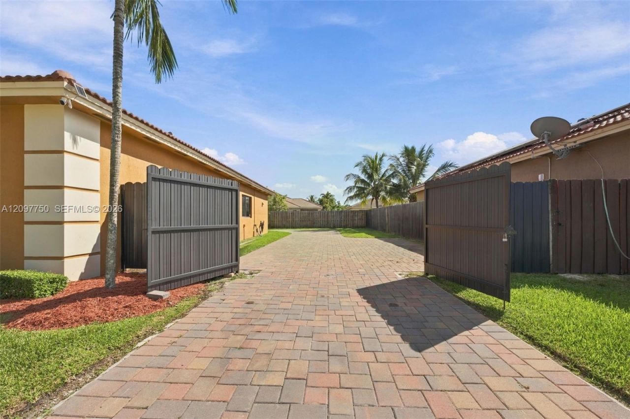 1504 SE 5th St , Homestead, FL 33033 Photo