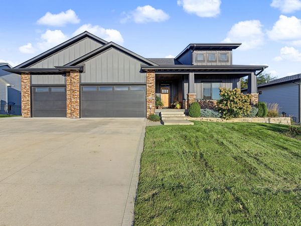 2205 NE Heritage Drive, Grimes, IA 50111