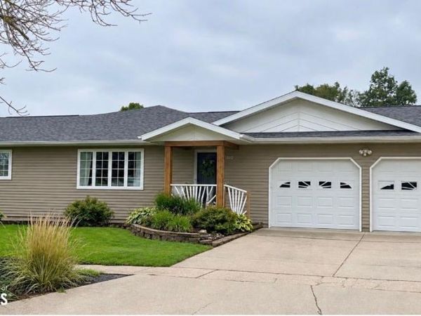1810 E Walnut Street, Algona, IA 50511