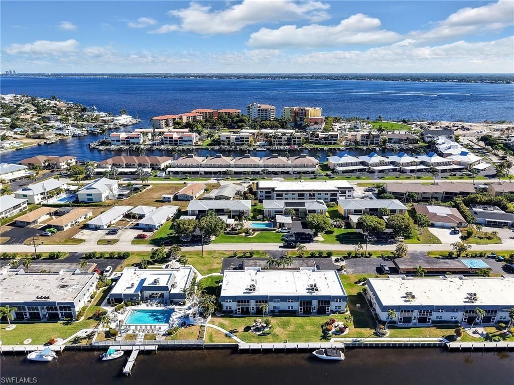4021 SE 19th Ave, Unit 201, Cape Coral, FL 33904 Photo