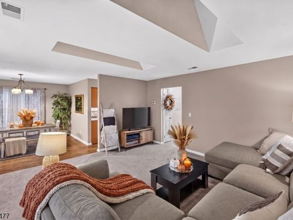 34 Mallard Court, Readington, NJ 08887
