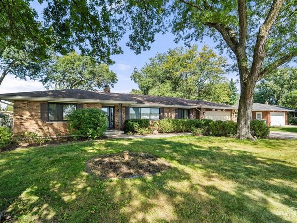1930 Stephen Street , Aurora, IL 60502