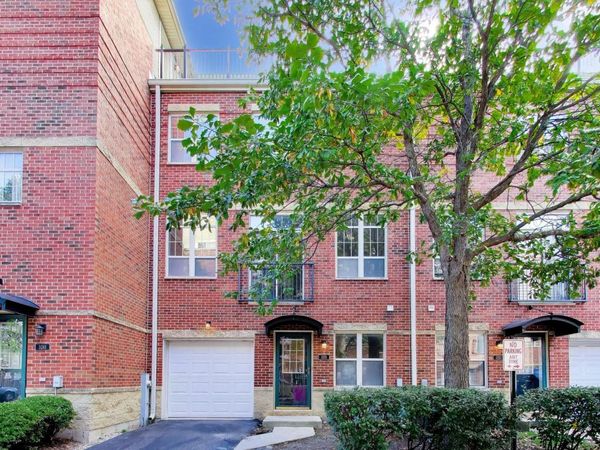 3259 N Bay Court , Chicago, IL 60618