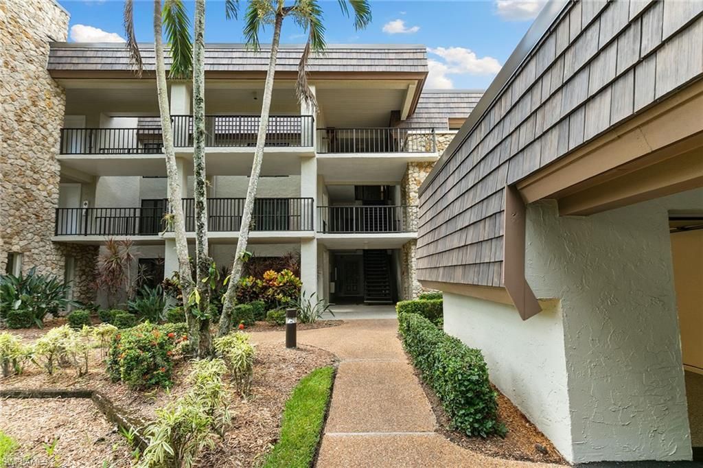 104 Wilderness Dr, Unit 341, Naples, FL 34105 Photo