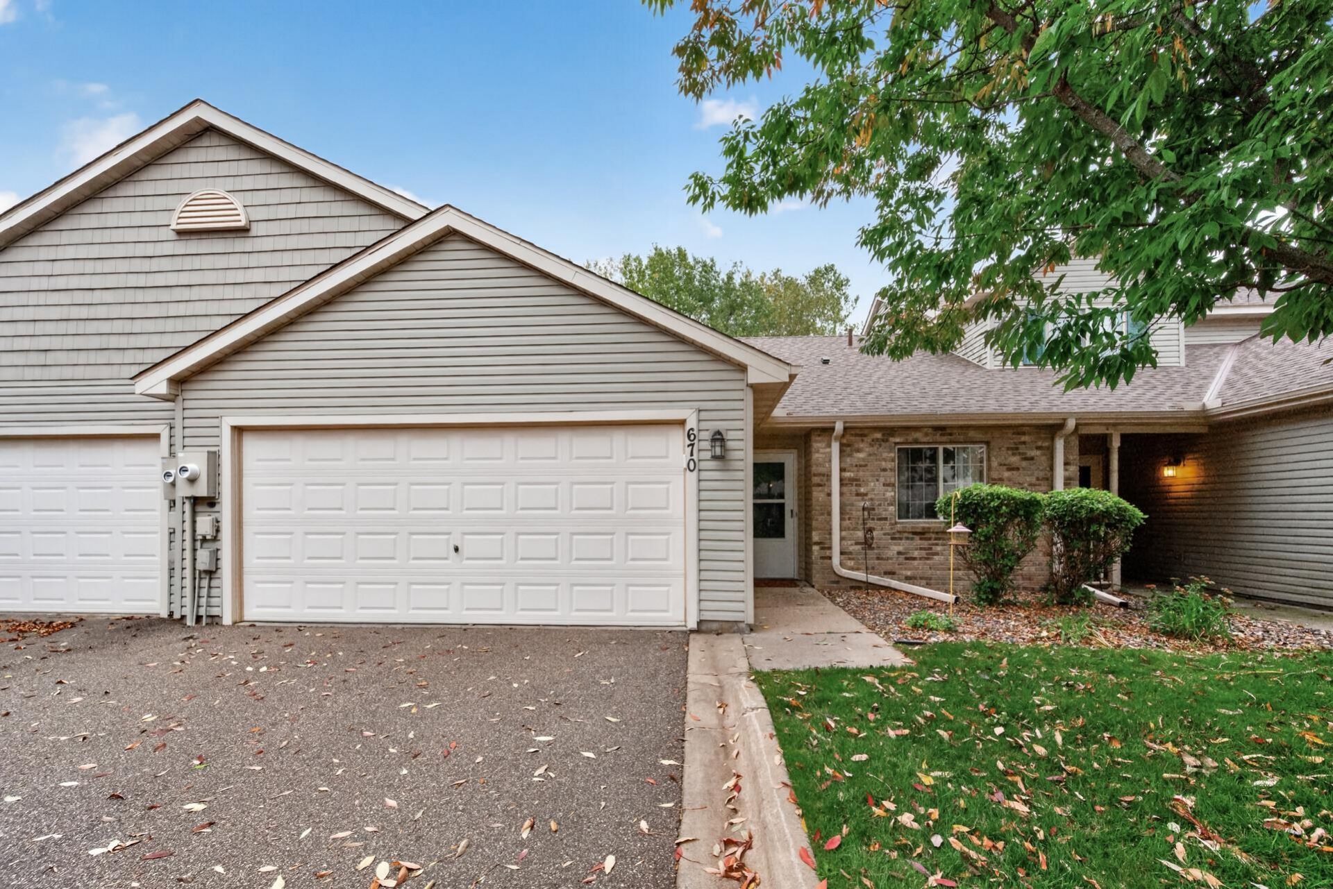 670 Monn Avenue, Vadnais Heights, MN 55127 Main Photo