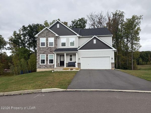213 Austin Lane, Mountain Top, PA 18707