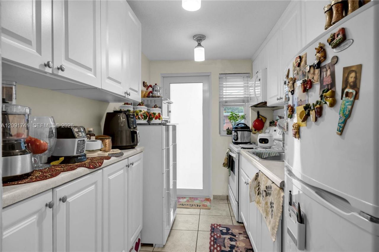 3451 SW 9th Ter , Unit 3 aka unit, Miami, FL 33135 Photo