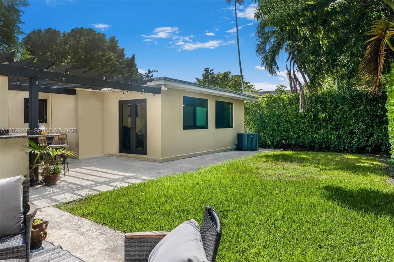 1257 SW 21st St , Miami, FL 33145 Photo