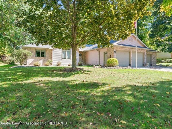 519 Looking Glass Glen Drive, DeWitt, MI 48820