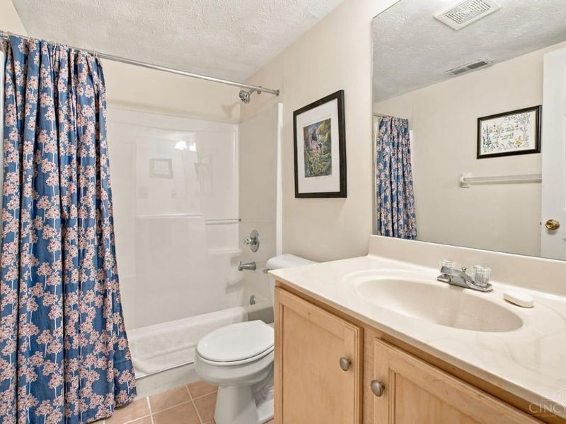 5471 Asbury Lake Drive, Unit 18, Green Township, OH 45247 Photo 20