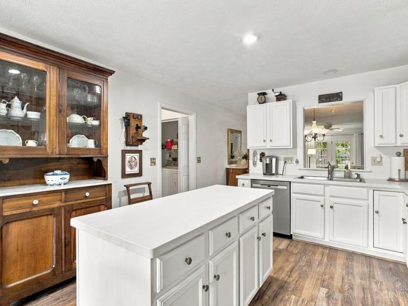 5471 Asbury Lake Drive, Unit 18, Green Township, OH 45247 Photo 8