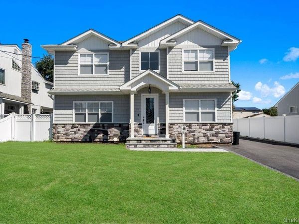 183 Park Lane , Massapequa, NY 11758