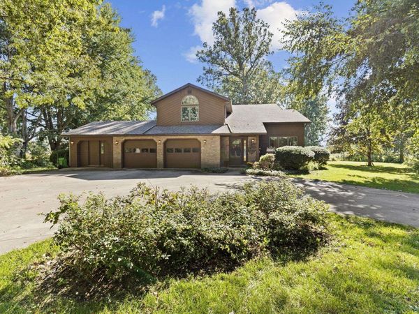 21908 Shirley Drive, Goshen, IN 46526