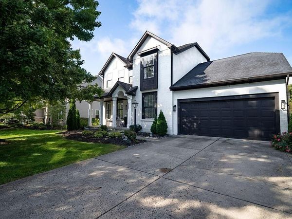 713 Blossom Lane , Pickerington, OH 43147