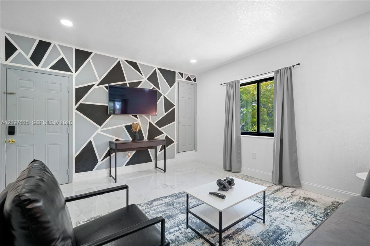 5501 NW Miami Ct , Miami, FL 33127 Photo