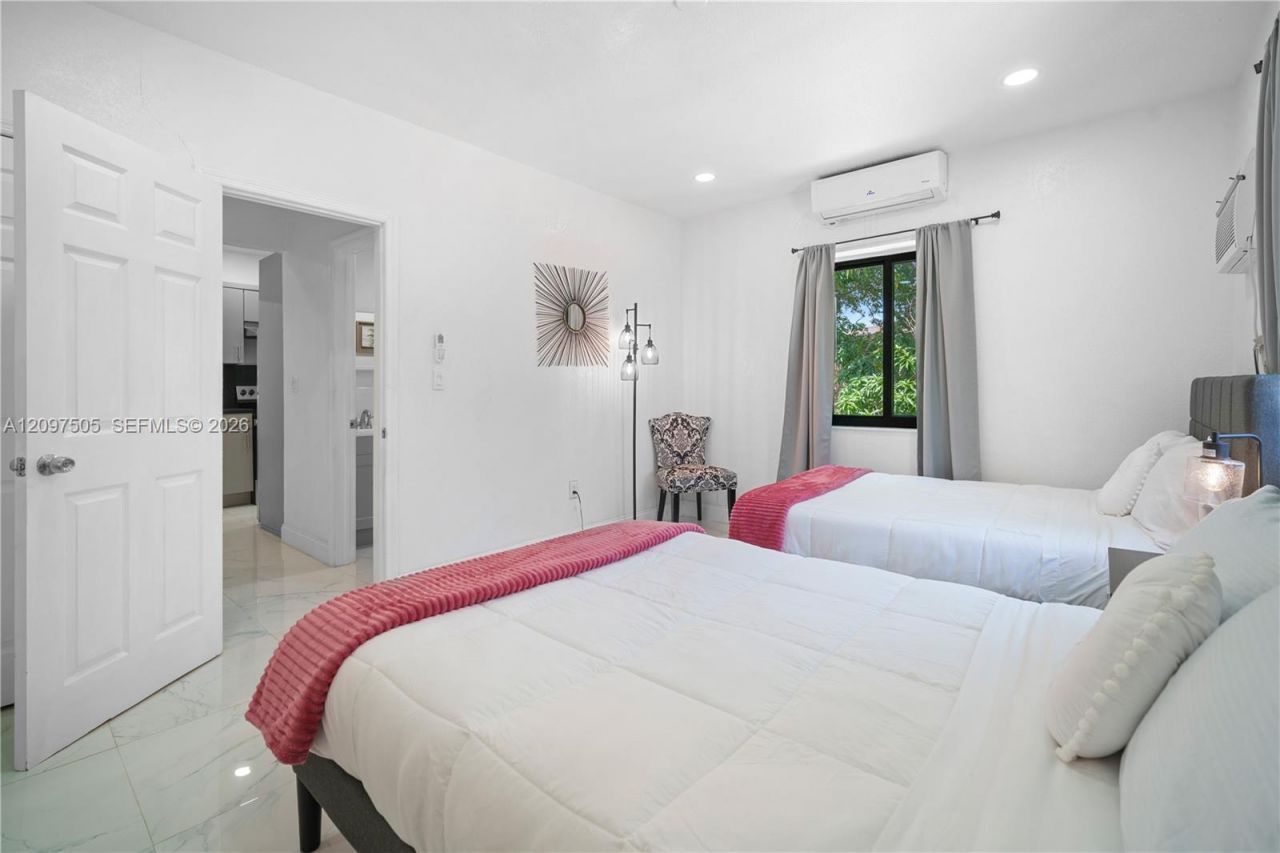 5501 NW Miami Ct , Miami, FL 33127 Photo