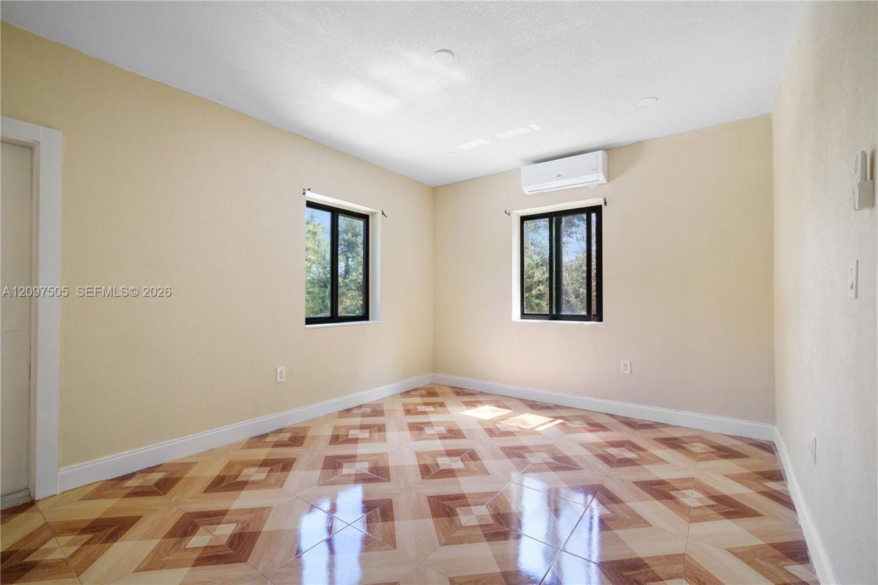 5501 NW Miami Ct , Miami, FL 33127 Photo