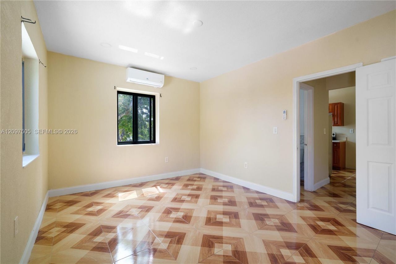 5501 NW Miami Ct , Miami, FL 33127 Photo