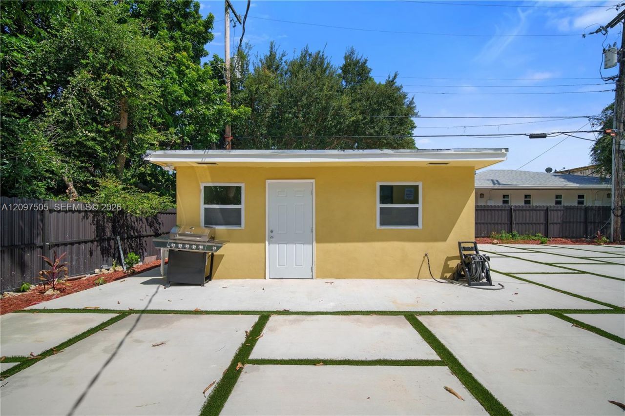 5501 NW Miami Ct , Miami, FL 33127 Photo