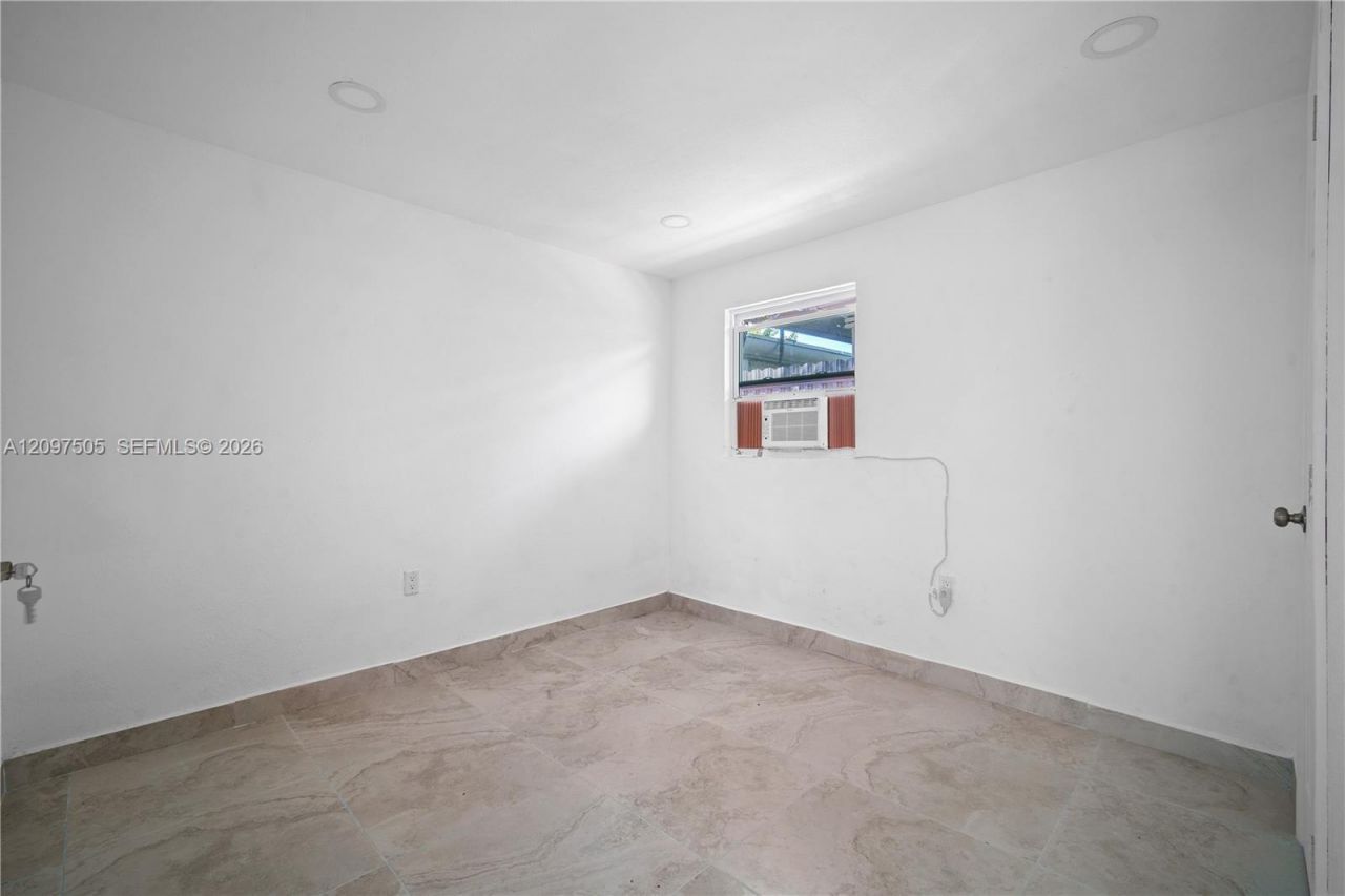 5501 NW Miami Ct , Miami, FL 33127 Photo