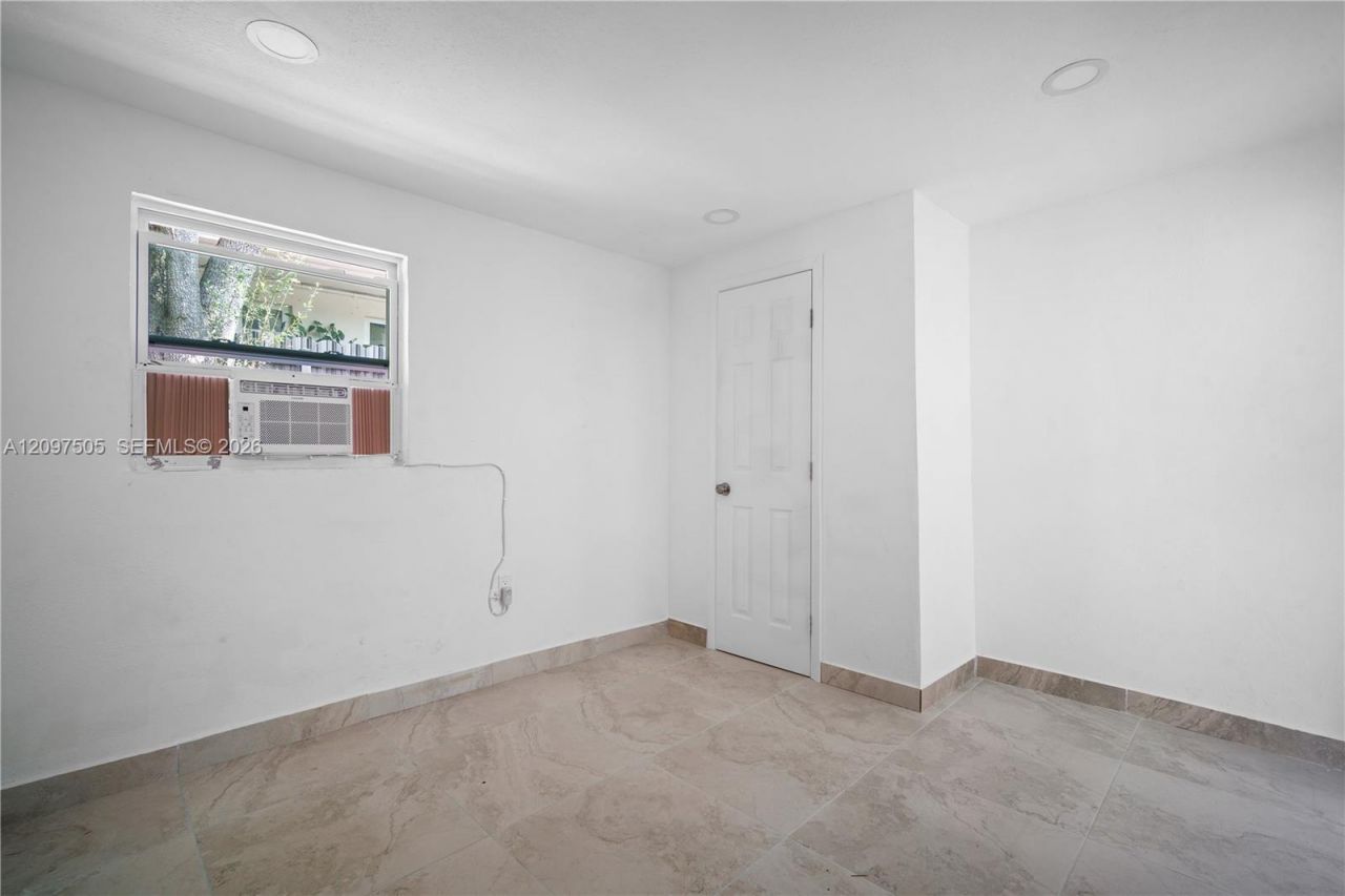 5501 NW Miami Ct , Miami, FL 33127 Photo