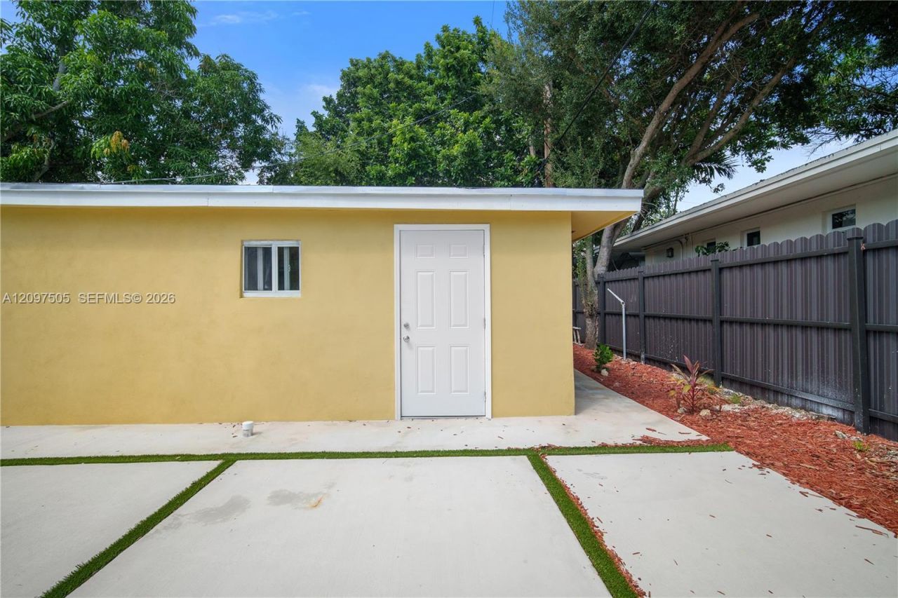 5501 NW Miami Ct , Miami, FL 33127 Photo