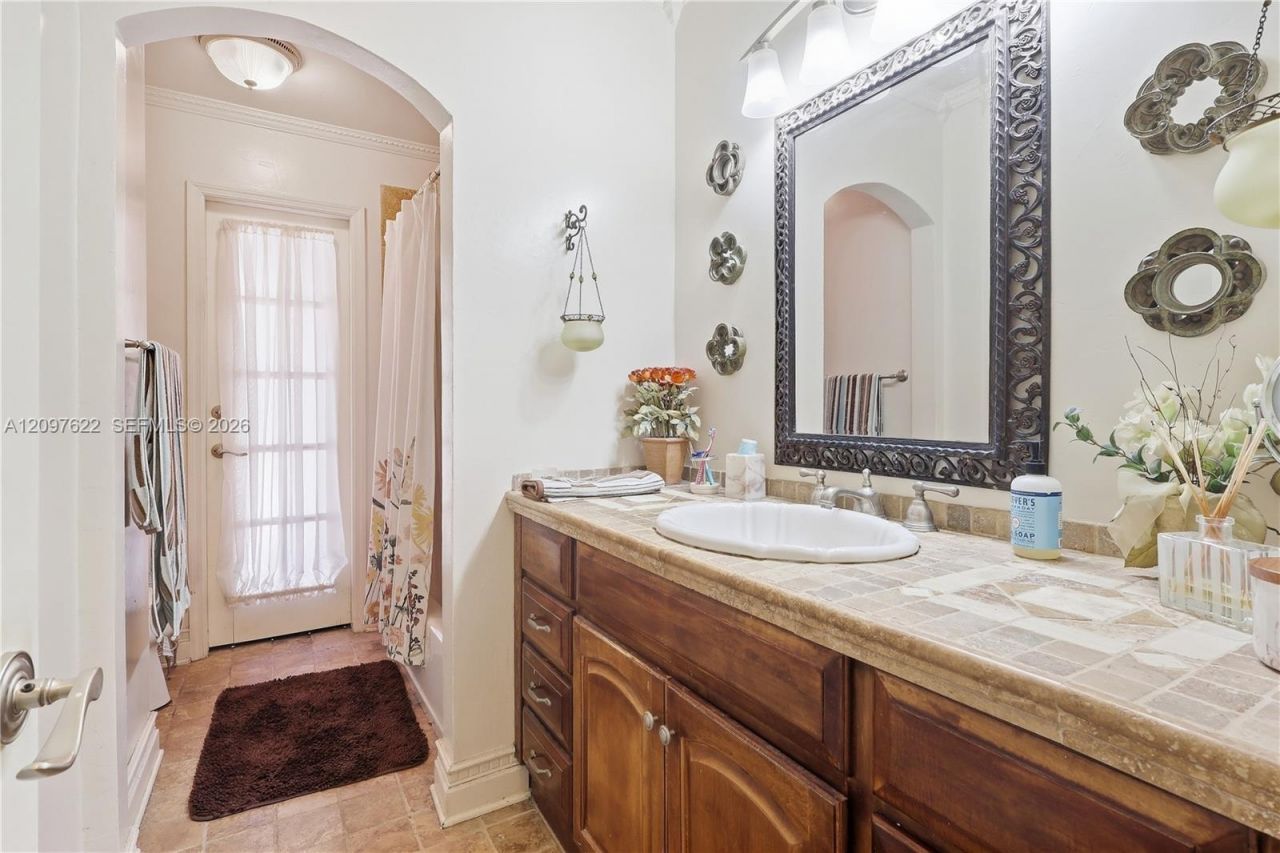 16500 E Stonehaven Rd , Miami Lakes, FL 33014 Photo