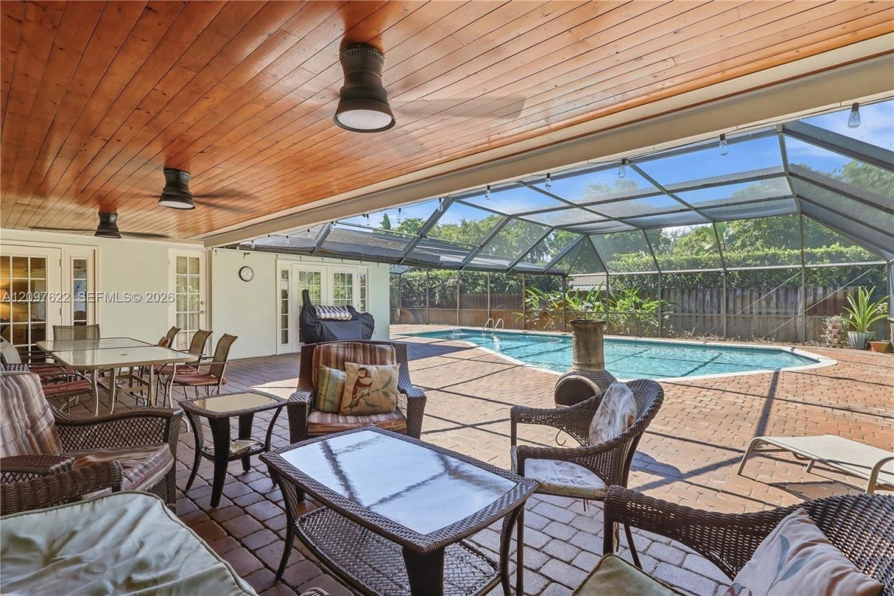 16500 E Stonehaven Rd , Miami Lakes, FL 33014 Photo