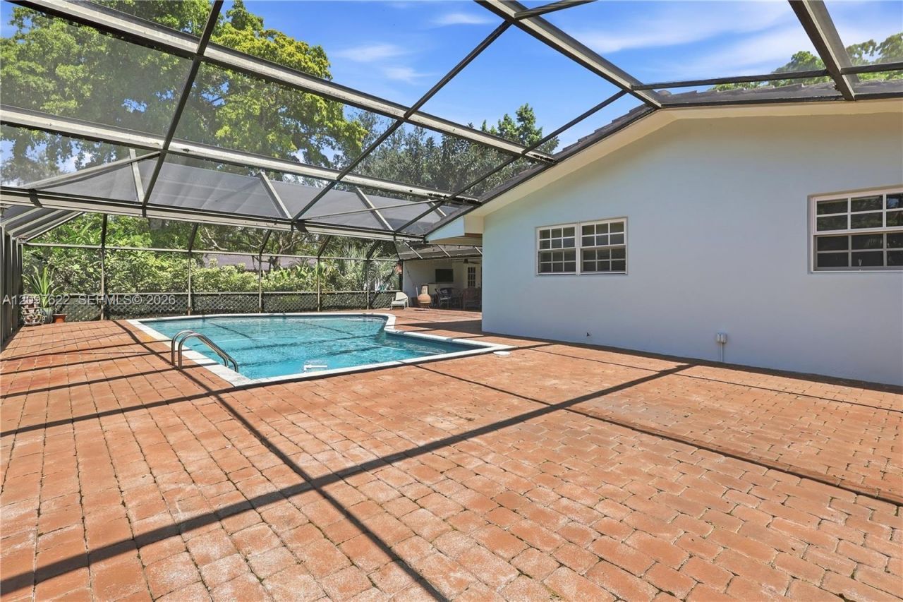 16500 E Stonehaven Rd , Miami Lakes, FL 33014 Photo