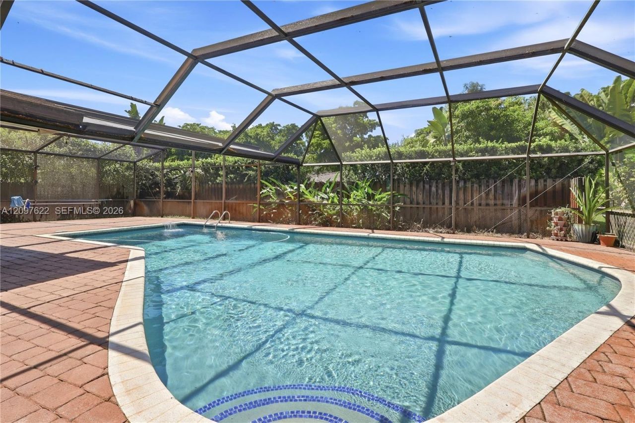 16500 E Stonehaven Rd , Miami Lakes, FL 33014 Photo