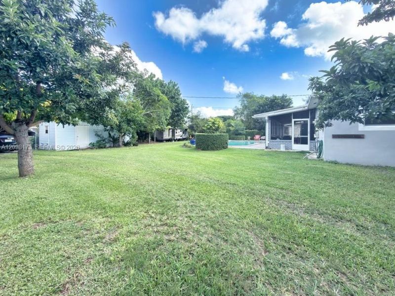 10965 SW 116th St , Miami, FL 33176 Photo