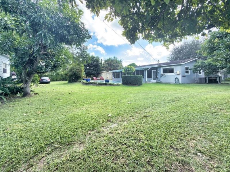 10965 SW 116th St , Miami, FL 33176 Photo