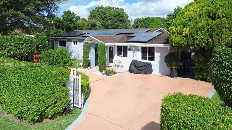 10965 SW 116th St , Miami, FL 33176 Photo