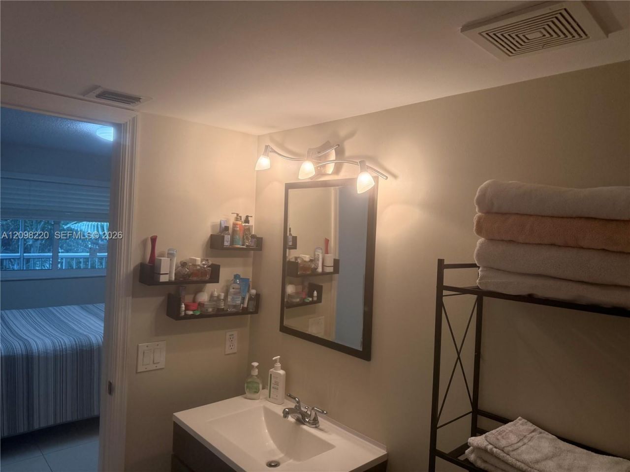 430 S Park Rd , Unit 3-302, Hollywood, FL 33021 Photo