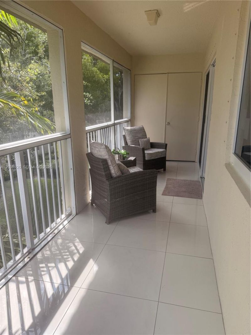 430 S Park Rd , Unit 3-302, Hollywood, FL 33021 Photo