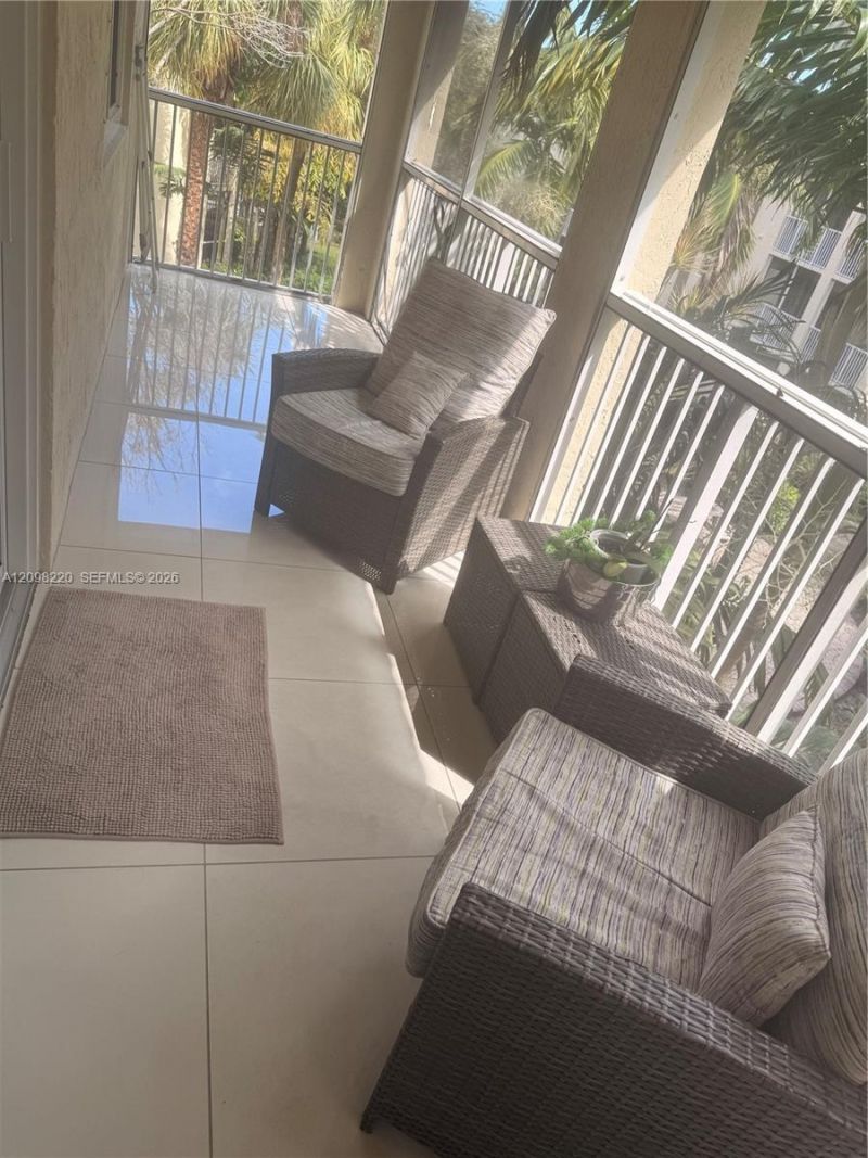 430 S Park Rd , Unit 3-302, Hollywood, FL 33021 Photo
