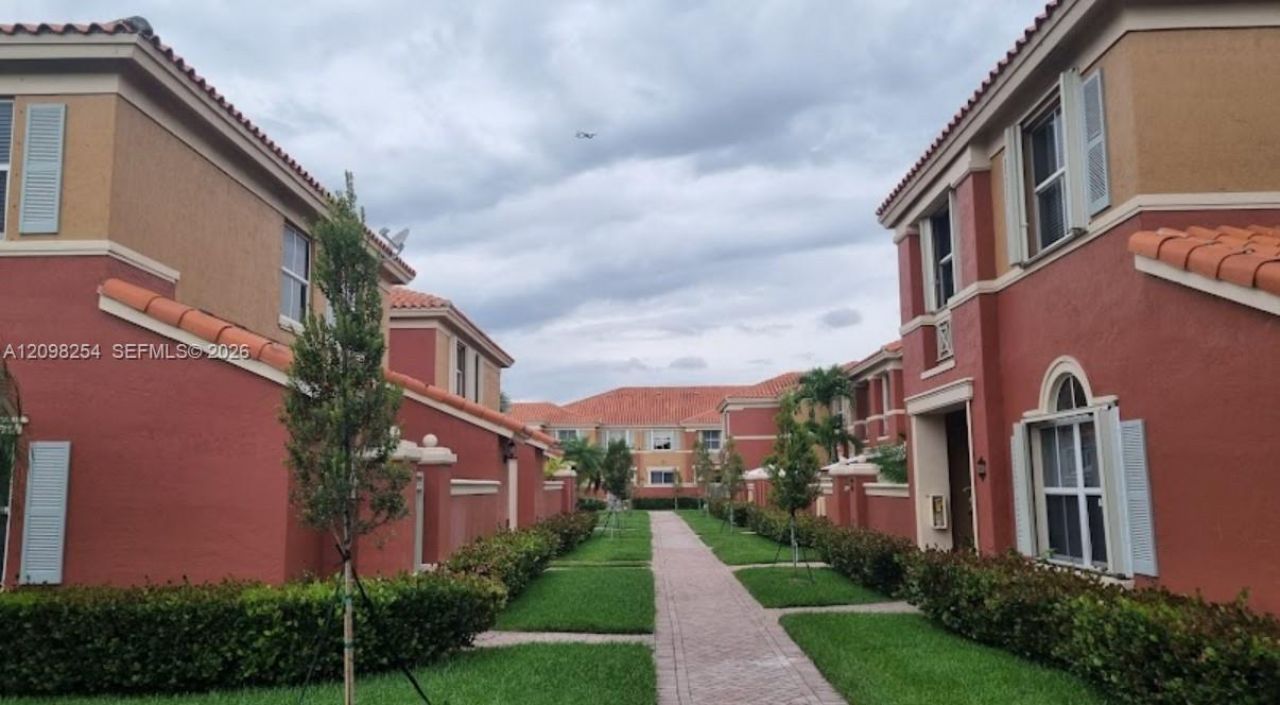 11528 NW 60th Ter, Unit 475, Doral, FL 33178 Photo