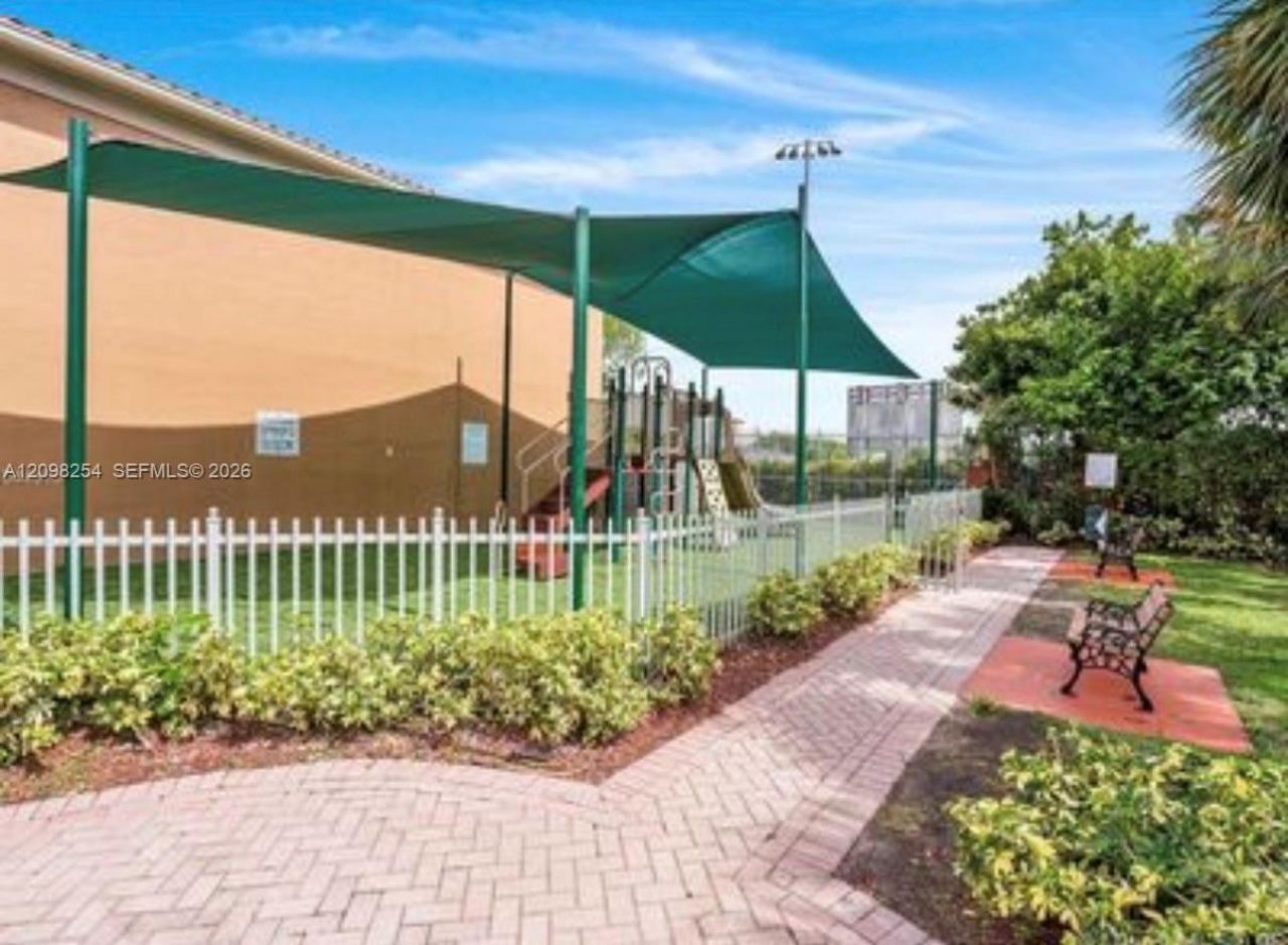 11528 NW 60th Ter, Unit 475, Doral, FL 33178 Photo