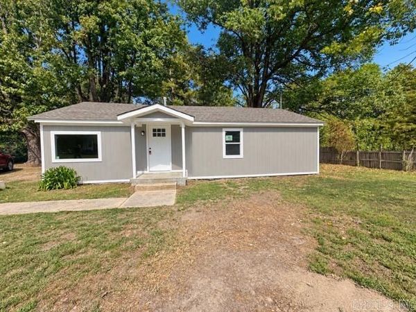 635 W Kay Street , Piggott, AR 72454