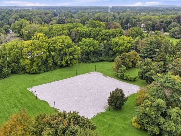 East Main Street , Le Roy, NY 14482
