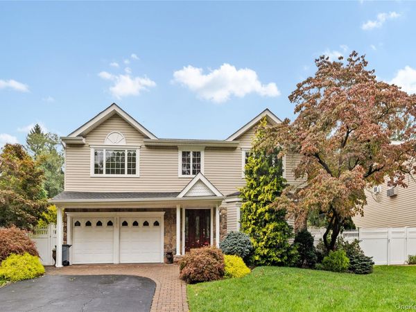 32 Glenmere Lane , Commack, NY 11725