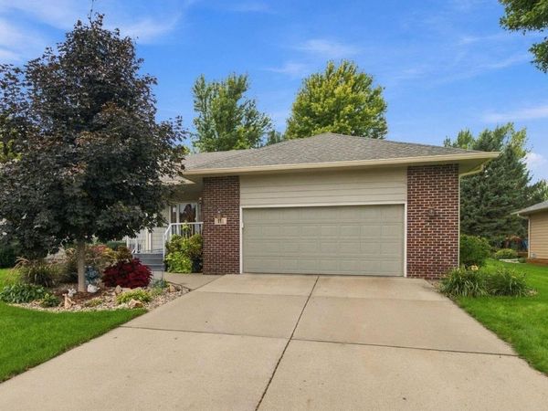 111 W Doral Ct, Sioux Falls, SD 57108