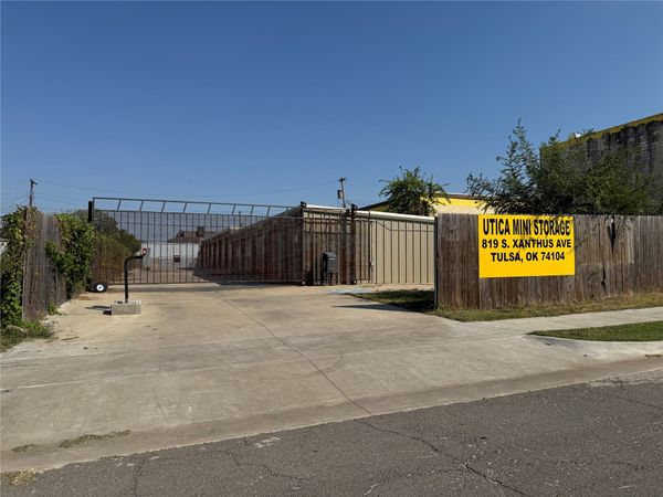 819 S Xanthus Avenue, Tulsa, OK 74104