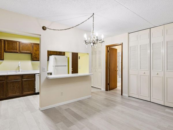 10531 Cedar Lake Road, Unit 415, Minnetonka, MN 55305