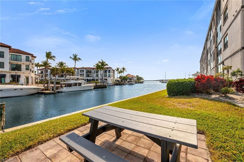 803 River Point Dr, Unit 306B, Naples, FL 34102 Photo